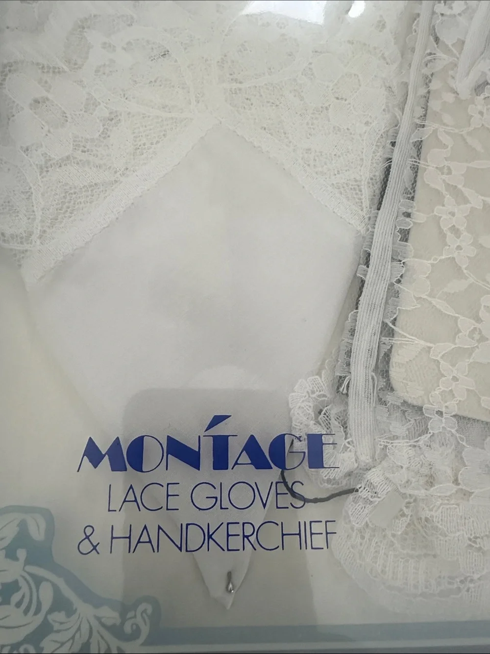 Montage Vintage White Lace Gloves & Handkerchief Set